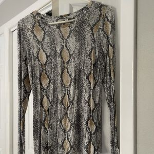 Express super soft long sleeve snake print tee